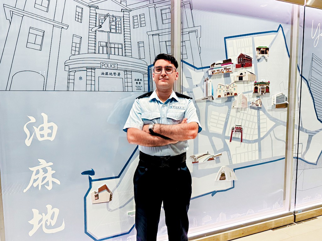 駐守油麻地分區軍裝巡邏小隊的巴基斯坦裔輔警警員馬沙，利用自身精通多種語言的優勢，為區內的本地及少數族裔居民提供適切協助。