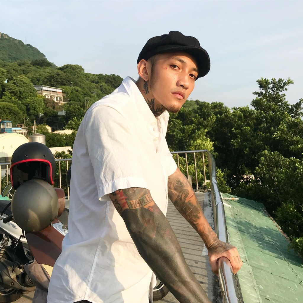 聲明稱小賀曾經有過一段無法令人放心的日子，但已過去，並澄清非外界所傳的精神問題。