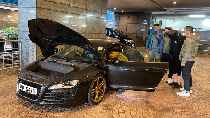 警方於紅磡區反賭波,拘捕一名男子。