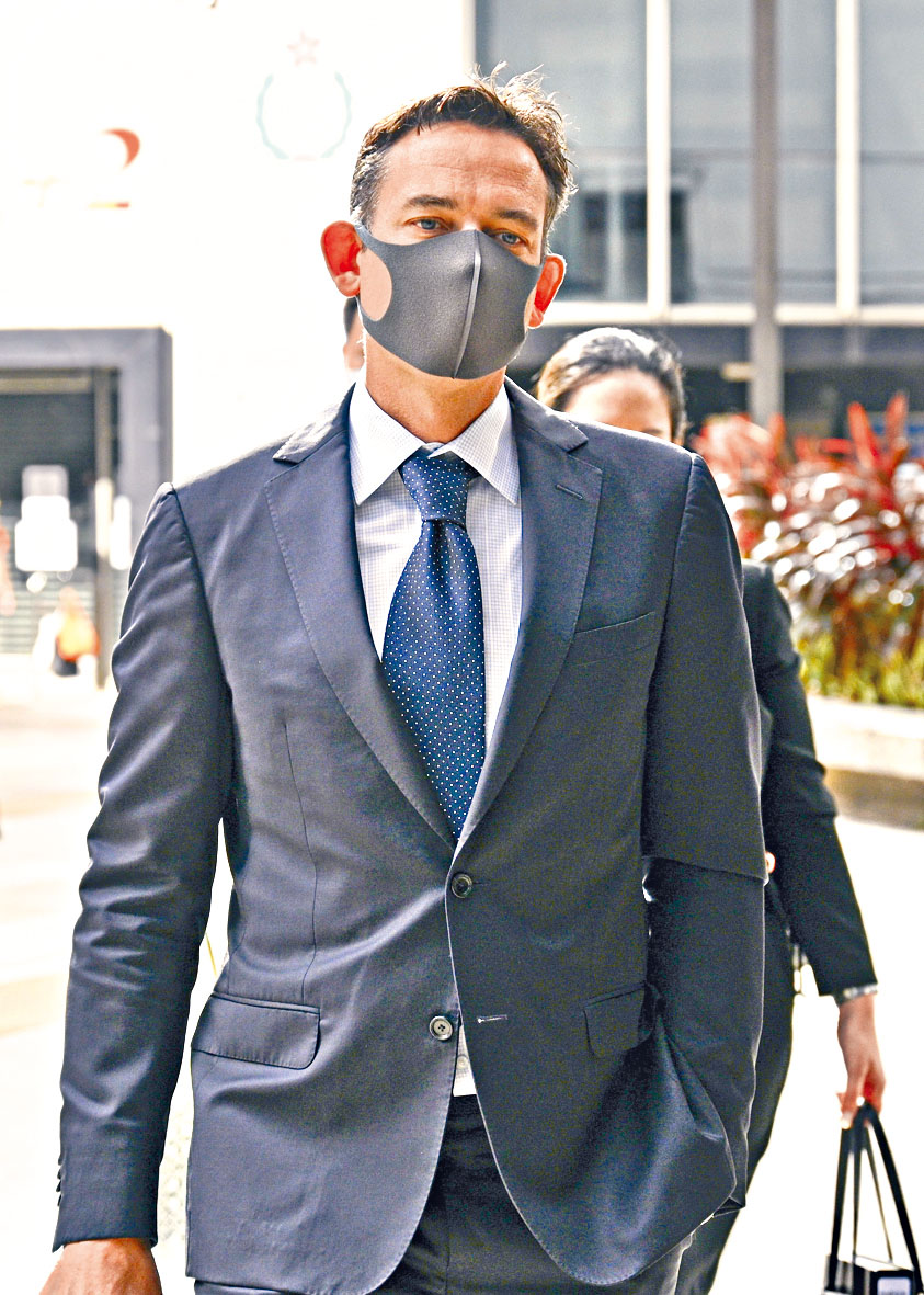 Haden,Francis William,控告禮頓違反《種族歧視條例》被判敗訴。