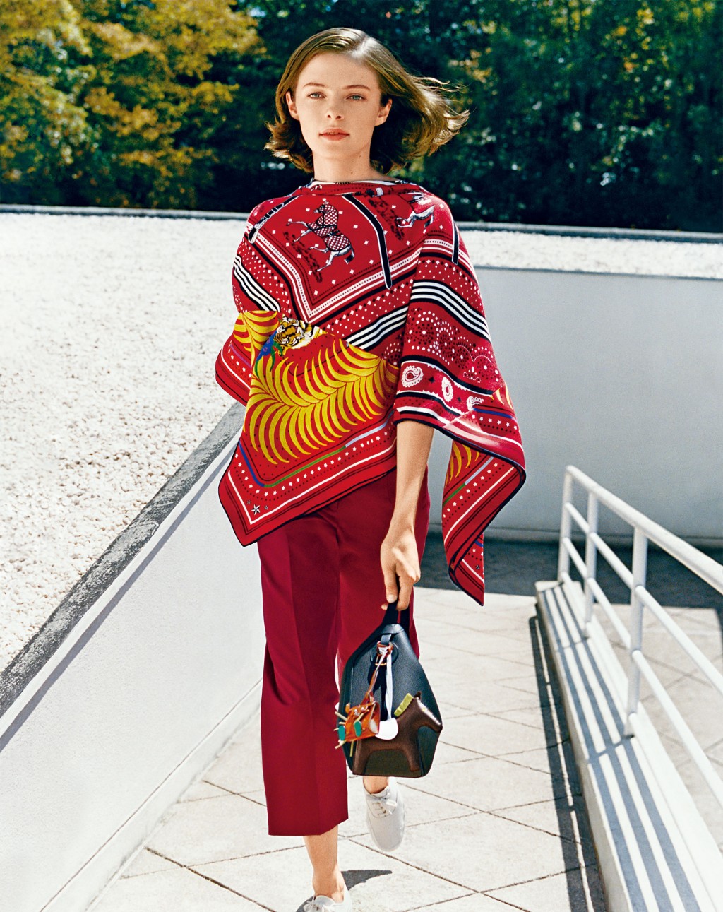 Kaleidoscope茄士咩混丝Shawl/$19,800/Hermès。