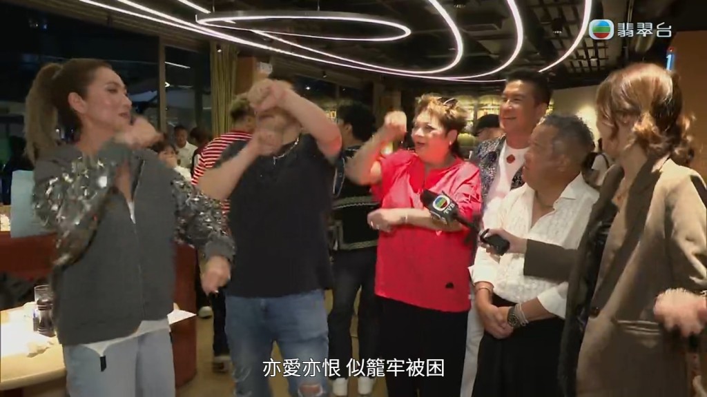 劉洋即場跳唱。 劉洋即場跳唱。