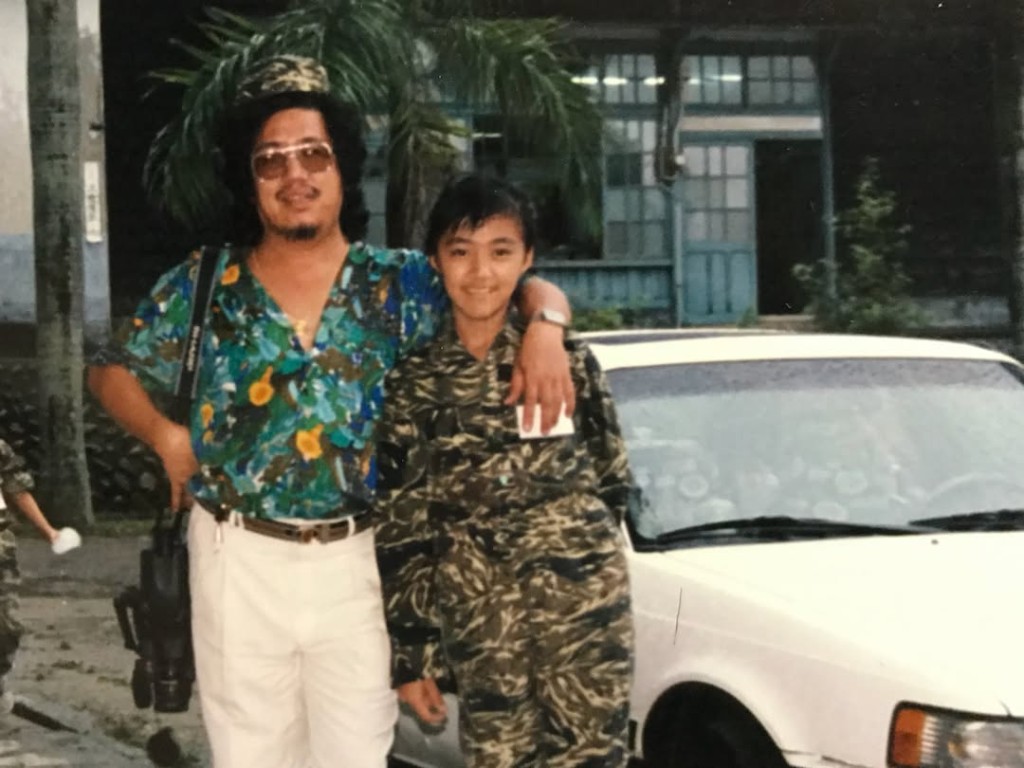 吳亦偉的父親及姊姊。