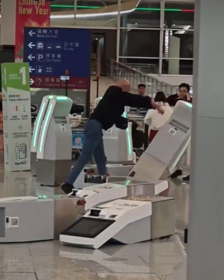 fb香港突發事故報料區影片截圖