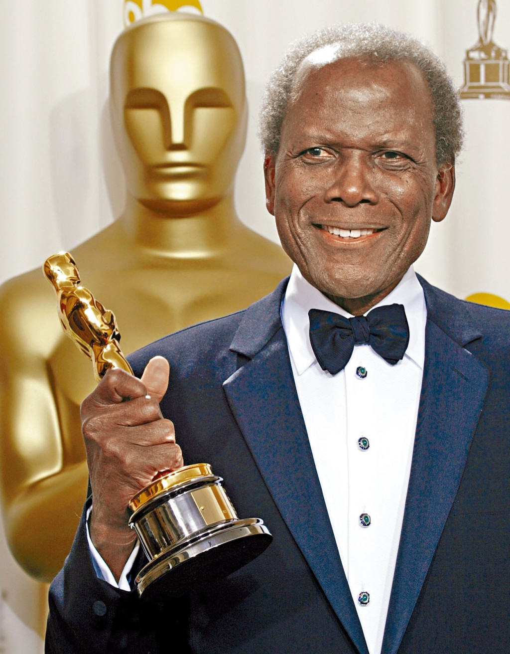 首名黑人金像影帝薛尼波達日前去世，享年94歲，他於2001年獲奧斯卡終身成就獎。