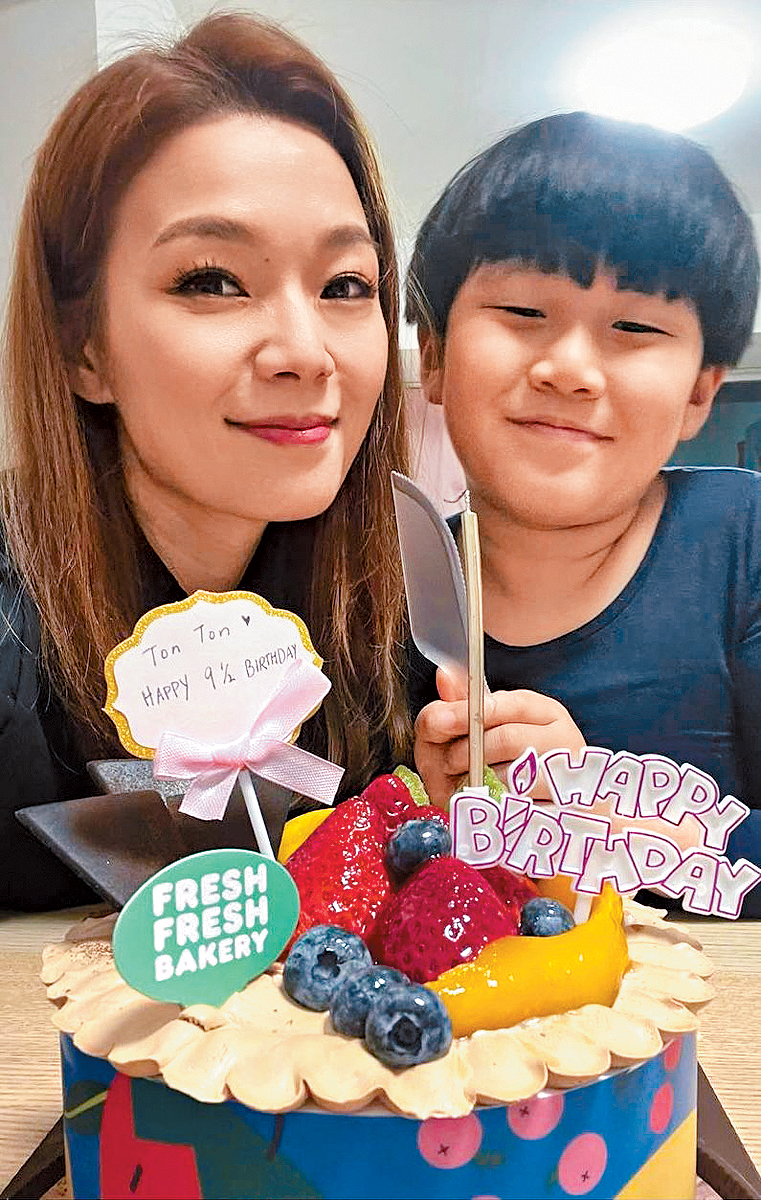 呂慧儀囝囝參加遊學團回港後病倒,繼而揭發學校有隱瞞病情之嫌。