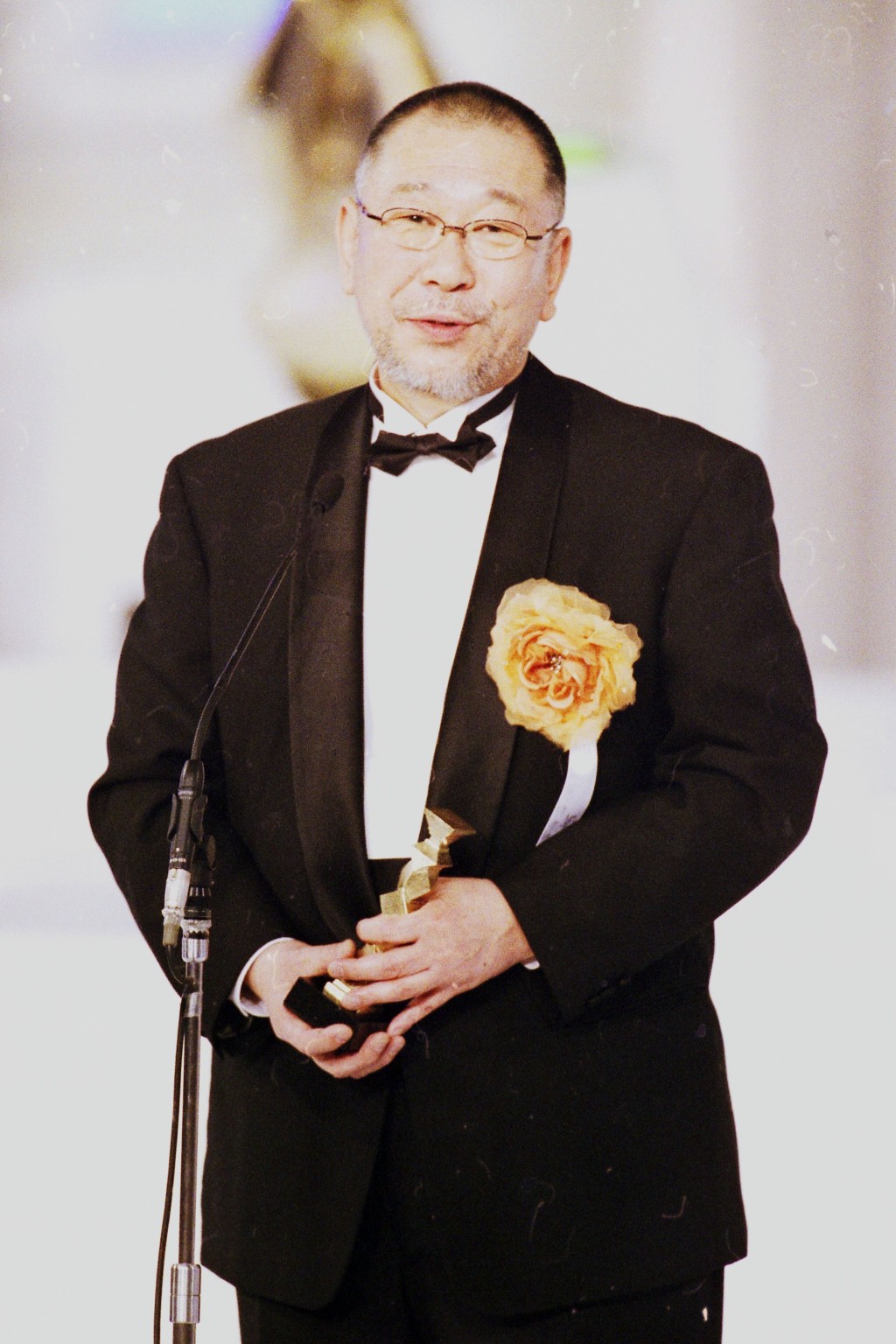 凭《血与骨》获得有「日本奥斯卡」之称的日本学院奖导演奖、剧本奖。