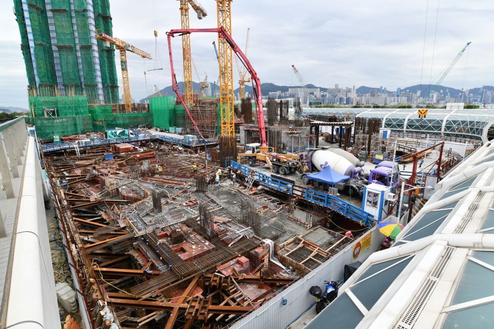 本港過去一年整體建築成本增約百分之五至七。