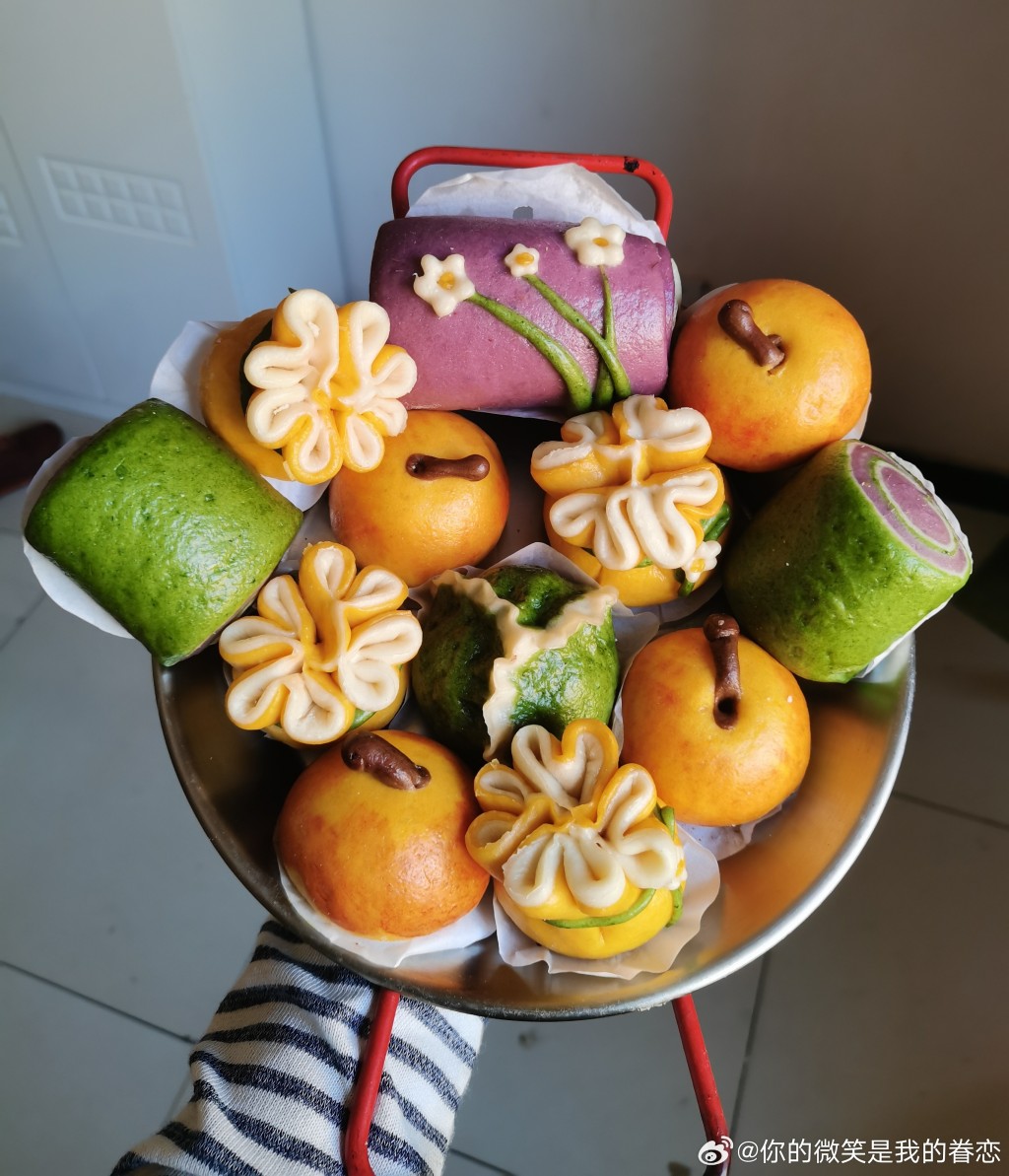 山東嗜吃饅頭，造出各種花樣。微博＠你的微笑是我的眷戀 