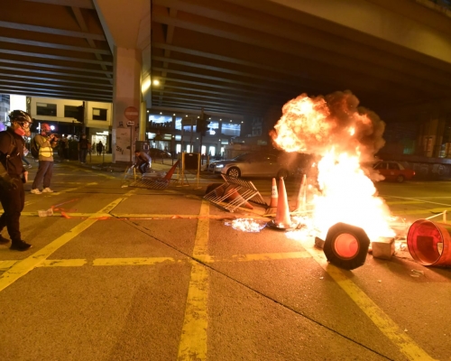 本港再度爆發大規模衝突。