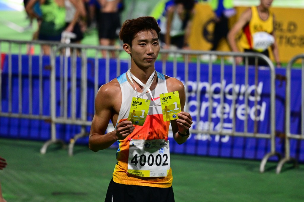 港队三铁代表黄子图男子十公里夺冠。廖伟业摄