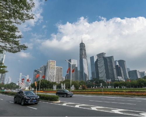 广东省下月起上调最低工资，深圳的最低工资会位居全省之首。 （网上图片）