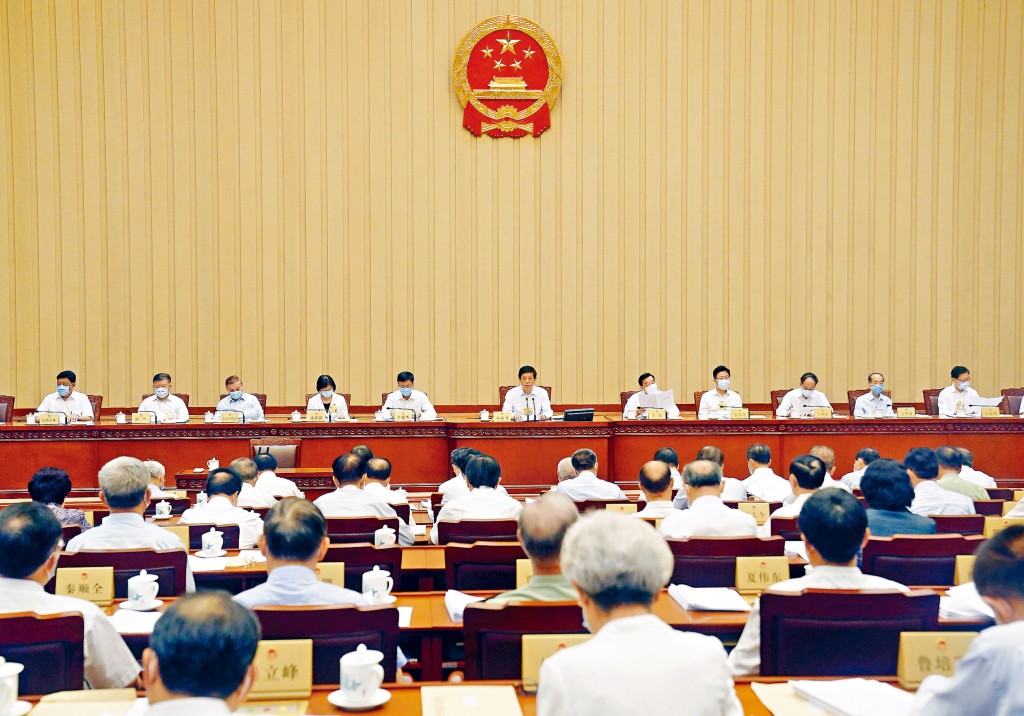 ■全國人大常委會會議今日閉幕，常委會料於今日上午就《港區國安法》草案進行表決。