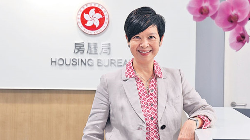 何永賢指不相信年輕人會為入住簡約公屋而選擇不上進。資料圖片