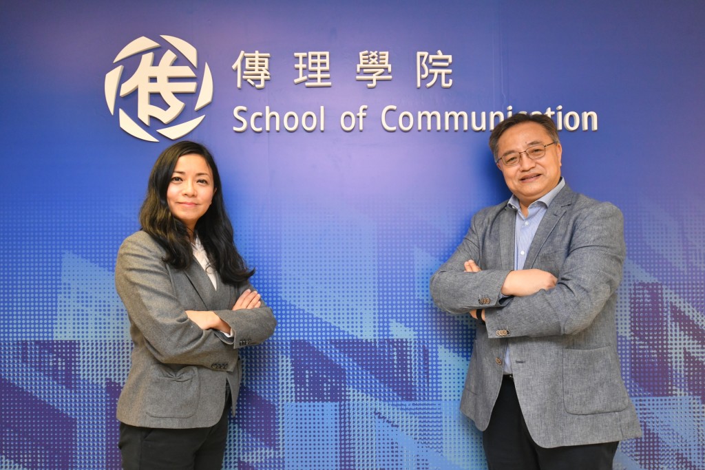 浸會大學新聞系系主任李文(右)與傳理學院專業應用副教授趙麗如(左)