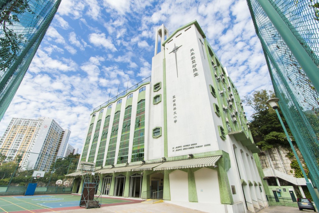 两兄弟插班的圣若瑟英文小学，以英语为主要授课语言，为日后升中做好准备。（图片来源：小学概览）