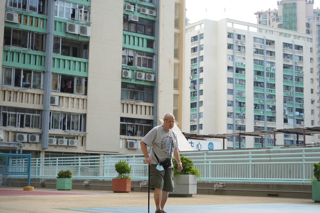 根據政府統計處推算，65歲及以上人口將由2023年的約164萬增至2043年約267萬，屆時每三名港人中便有一位長者。