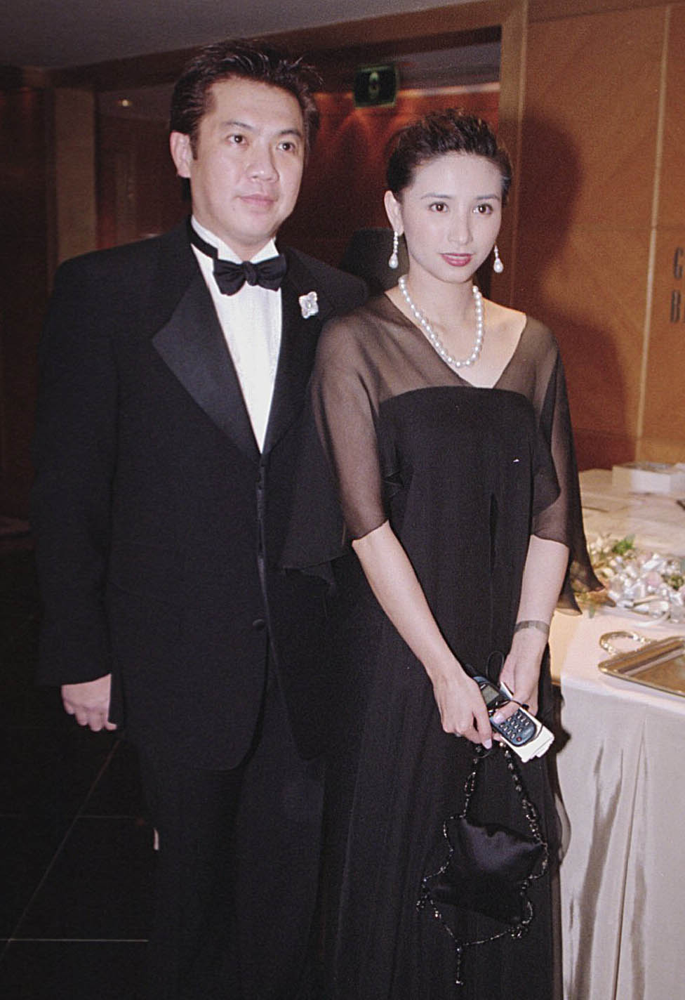 吳婉芳與商人胡家驊於1993年結婚。