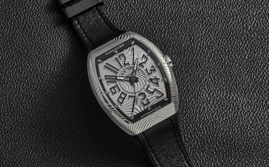 Vanguard Damas的錶殼由奧氏體和無磁性不鏽鋼兩種鋼材堆疊。