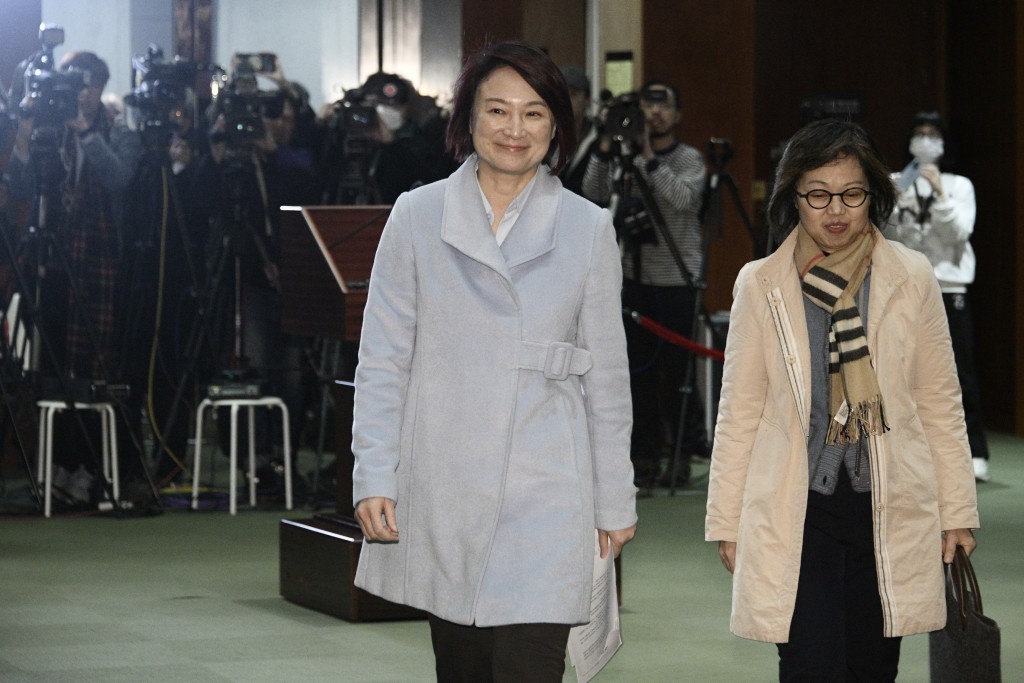 新任立法會主席李慧琼宣布，本月14日將舉行第八屆立法會首次大會，將討論大埔火災善後工作。