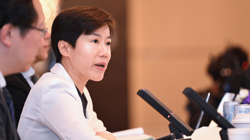 海关关长何珮珊在会议上致总结发言。