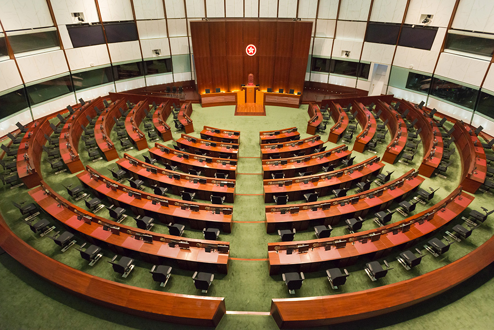 多位立法會議員收到「與裸女合照」AI生成圖片。（資料圖片）