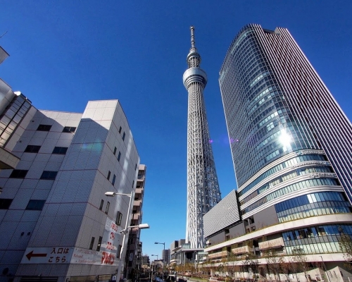 日本學者進行實驗,在晴空塔放光學晶格鐘。資枓圖片