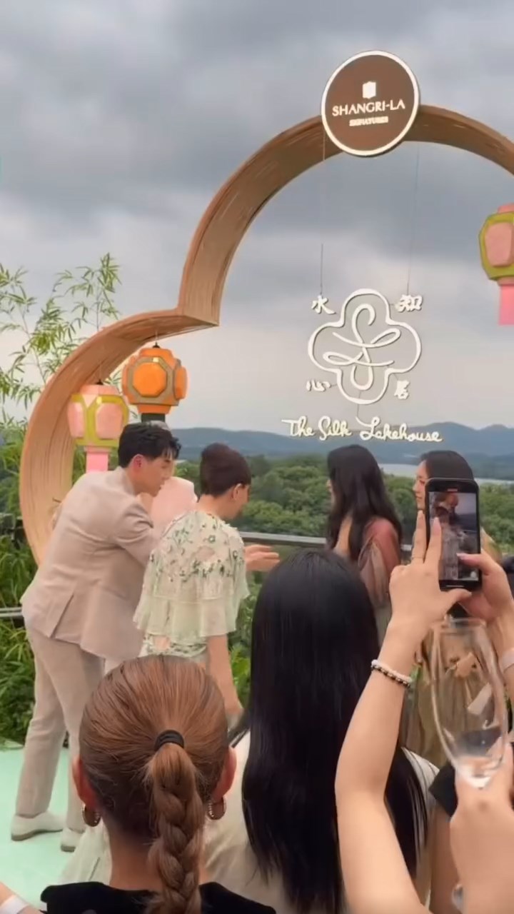 劉嘉玲為杭州香格里拉酒店站台。 劉嘉玲為杭州香格里拉酒店站台。
