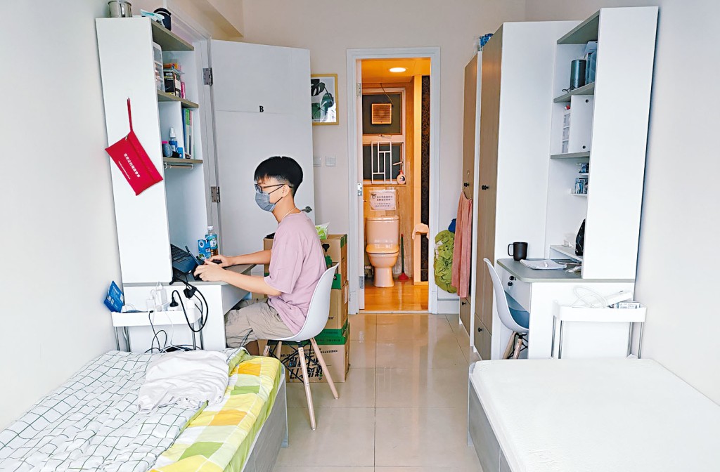 鄧同學慨歎，沒想過交齊租金仍可能「有家歸不得」，日後會向商譽良好的地產公司租房。