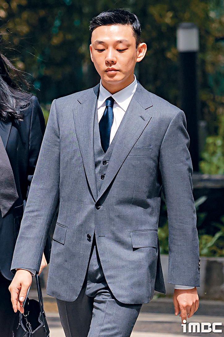 劉亞仁被爆將接拍《破墓》導演新片復出，並扮演吸血鬼。