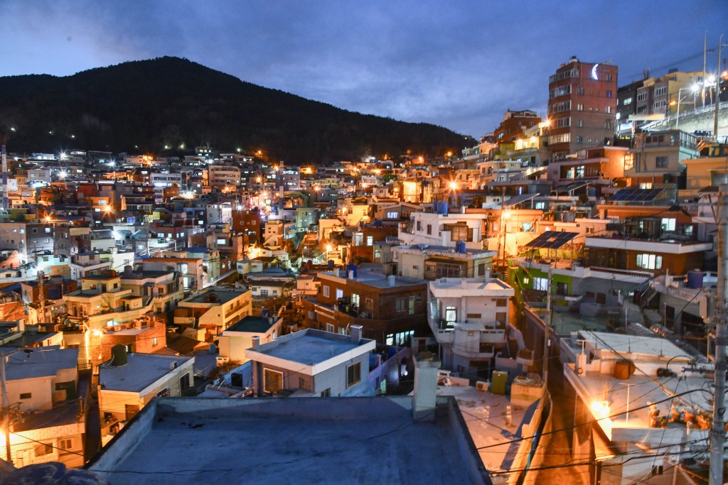 虎川村是釜山其中一處的人氣山坡遊點。