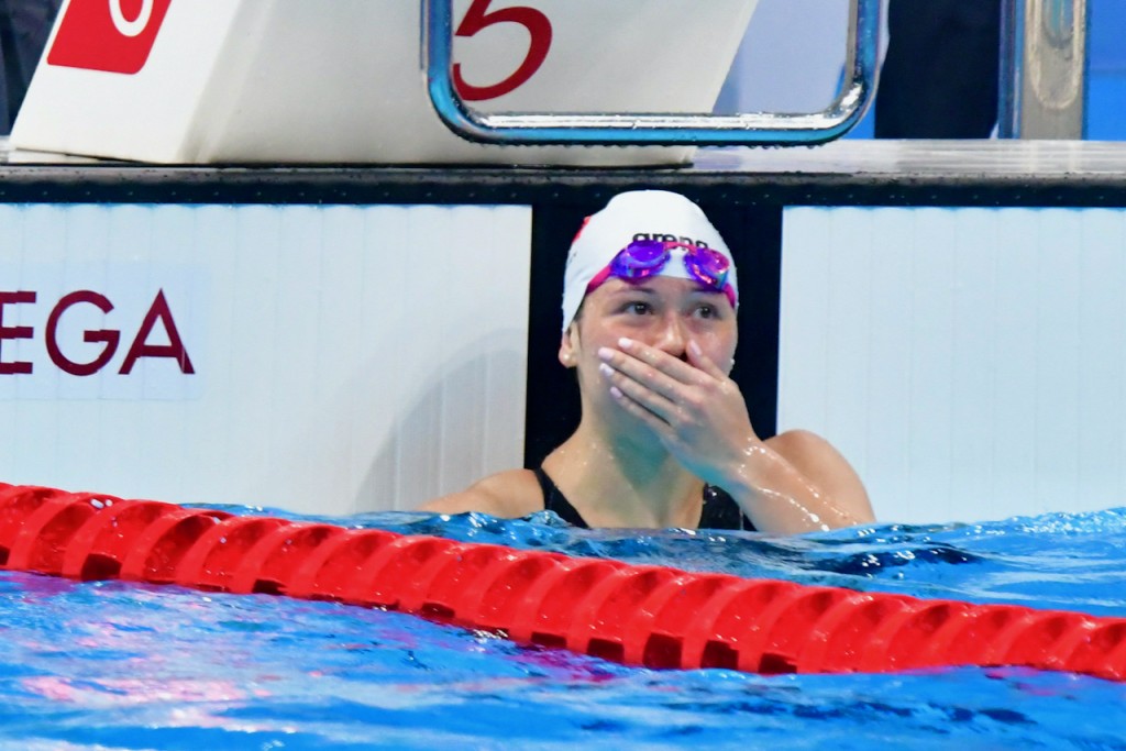 何詩蓓在2021年舉行的東京奧運，更贏得100米自由式與200米自由式兩面銀牌，成為首個能在單屆奧運能獲得超過一面獎牌的香港運動員。