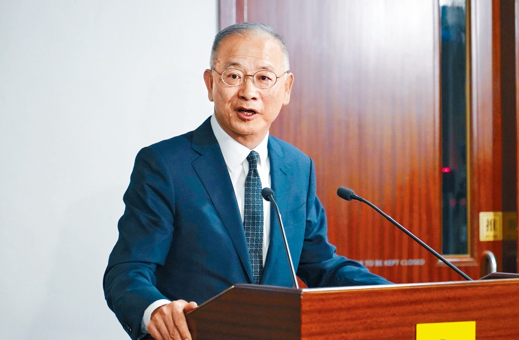 余偉文表示，在市況持續波動下，仍見到有資金流入香港市場。