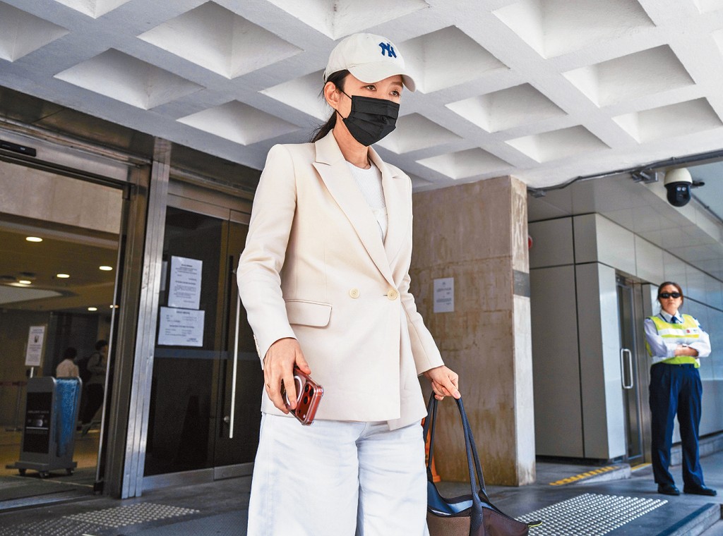 潘碧玉指很喜歡外甥Ashton，更曾發文稱「油雞仔，姑姐嫁唔出，啲錢就俾晒你」。