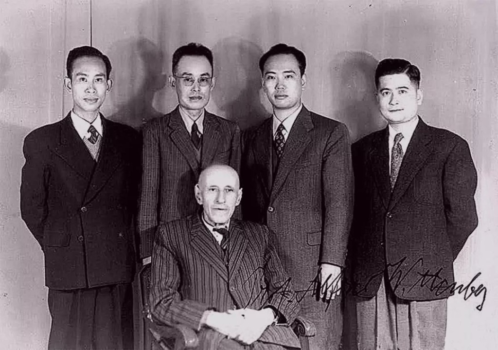 Alfred Wittenberg（前）對中國音樂圈最大的貢獻是教學。（黑白圖片）