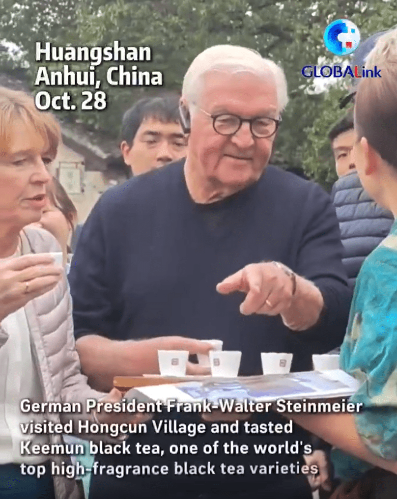 德国总统与北大校长切磋乒乓波，强调无意脱钩促互利共赢。ChinesischesGeneralkonsulatinMünchen@X