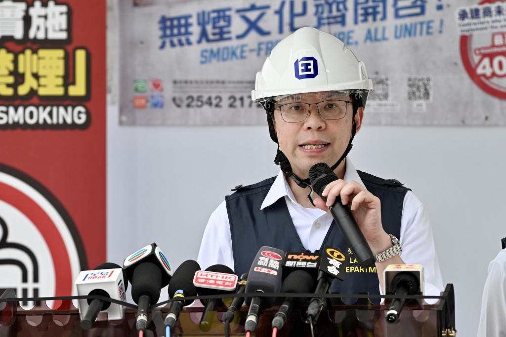 溫治平表示,未來會結合人工智能技術輔助辨認地盤吸煙行為。 溫治平表示,未來會結合人工智能技術輔助辨認地盤吸煙行為。