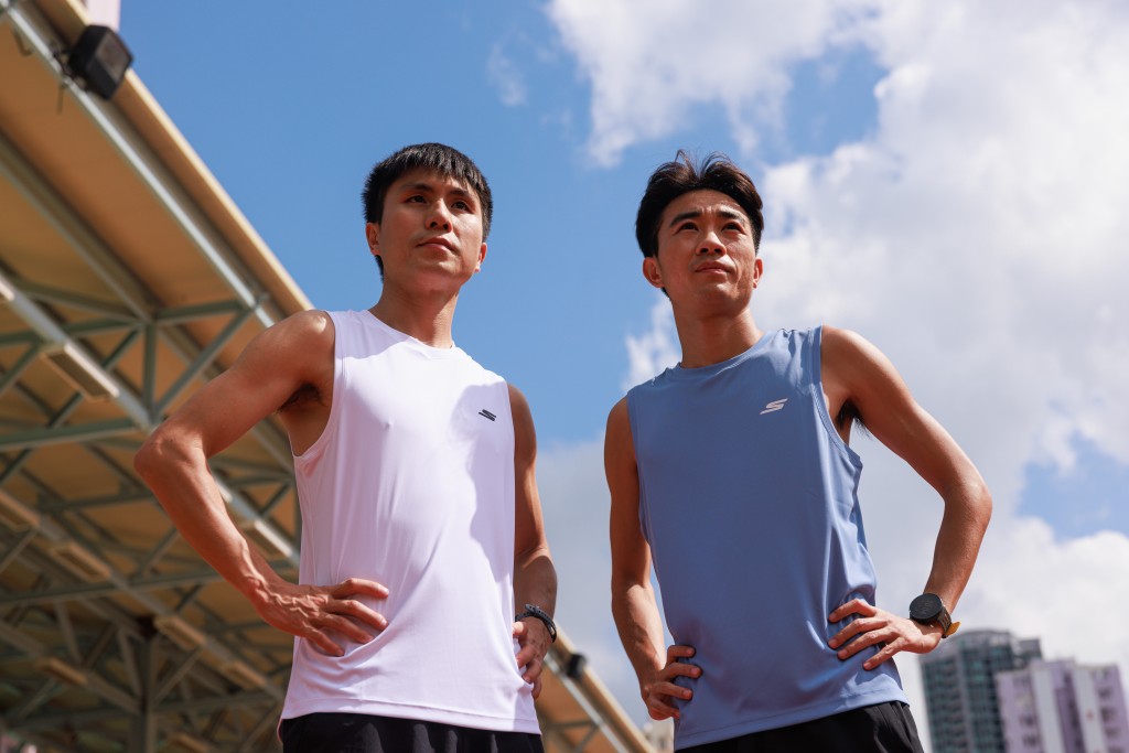 主教练徐志坚（左）及助教朱泳㬢（公关图片）