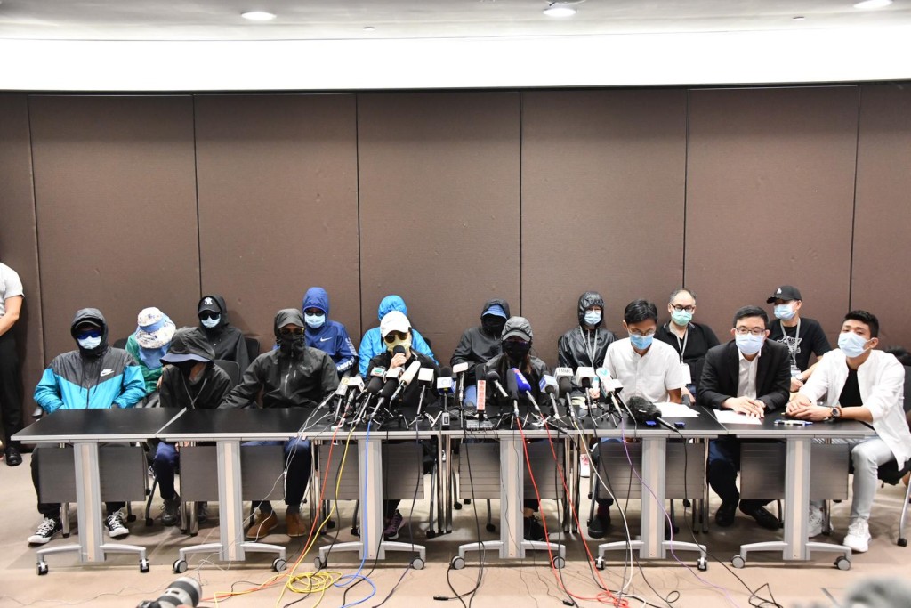 在深圳被羈押港人家屬會見傳媒