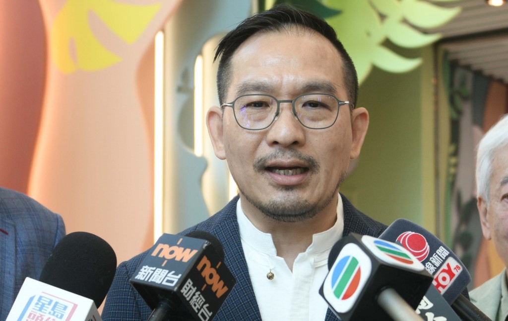 甄韋喬指出,對於戶外清潔工而言,警告級別未能反映現實的酷熱情況。資料圖片 甄韋喬指出,對於戶外清潔工而言,警告級別未能反映現實的酷熱情況。資料圖片