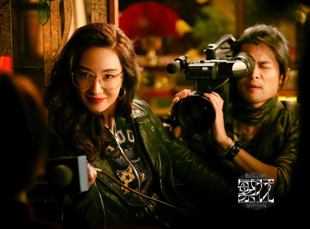 郑希怡早前惊喜客串由王家卫担任监制兼总导演的内地电视剧《繁花》，饰演一名香港记者。