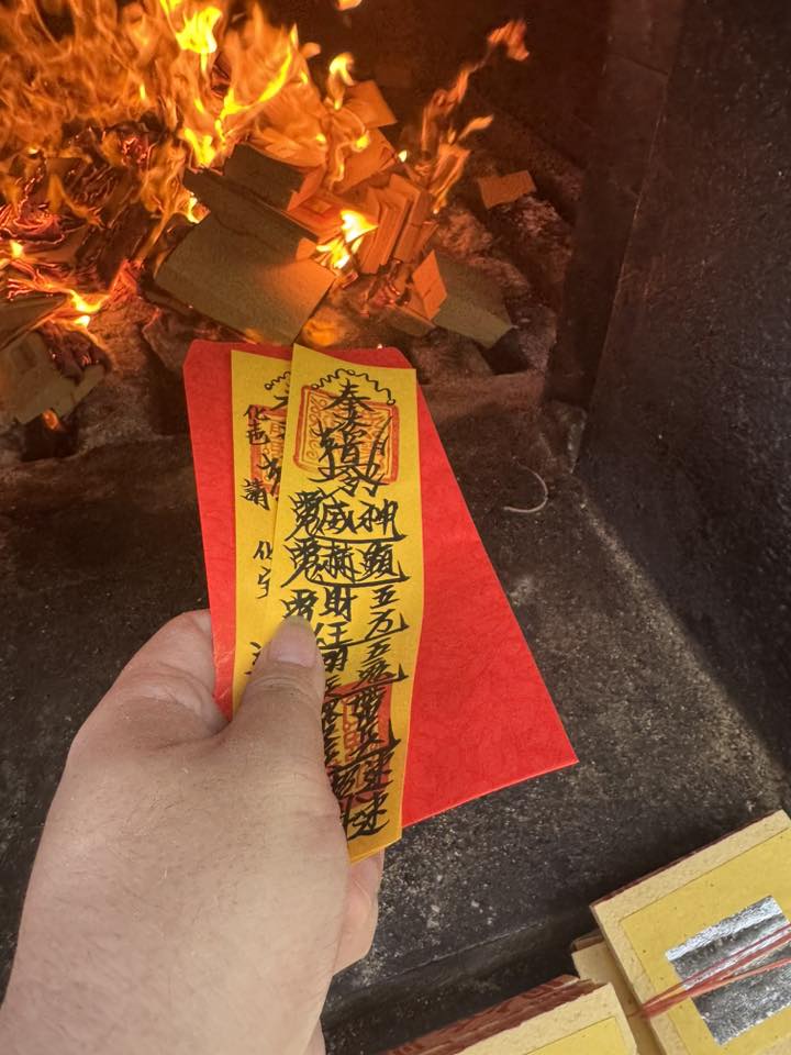 台灣民眾頗多崇信民間信仰。FB@三龍法師