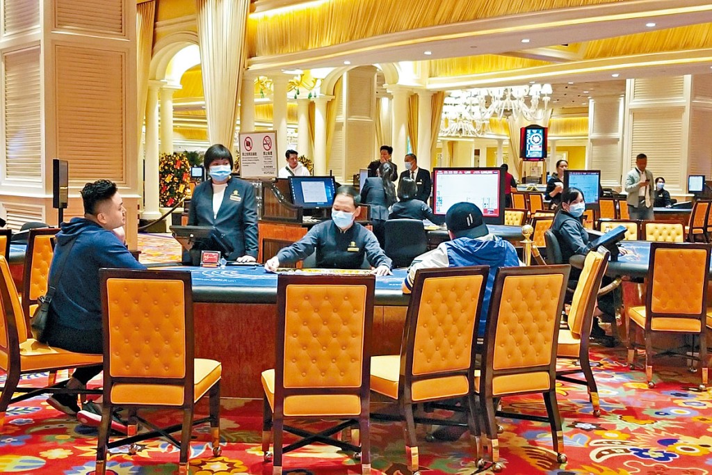 澳門政府上周五向6大博企發新牌照,多家博企昨公布賭牌詳情。