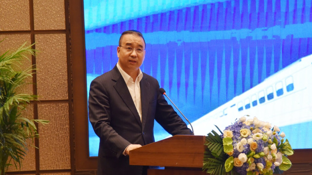 中央正式任命外交部驻港公署特派员刘光源，出任中联办副主任。
