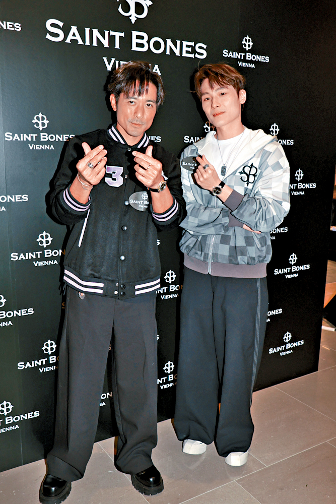 林德信（左）、湯君耀昨日拍檔出席開幕活動。