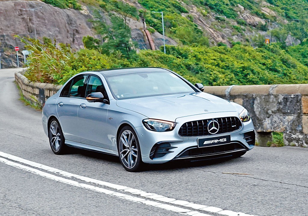 E53 4Matic+新版沿用3公升直六Turbo引擎連48V混能系統，基本馬力435ps，車價為$1,171,331起。