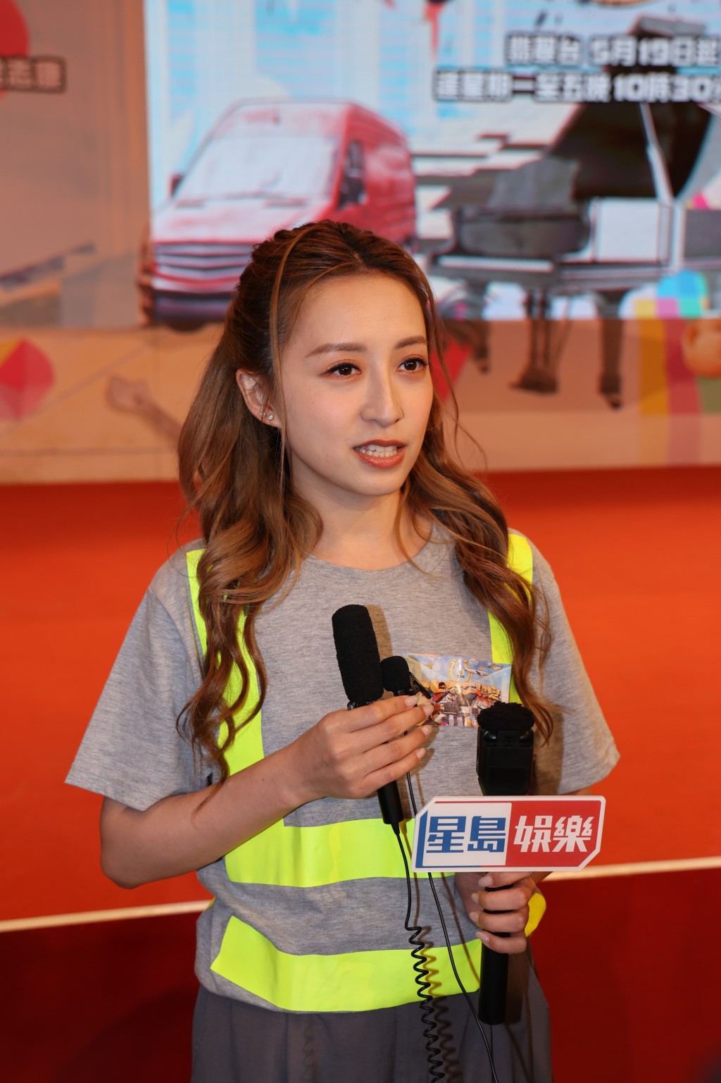 龔嘉欣有份演《璀璨之城》,之後卻易角,她指沒留意到是否有特別安排,表示期待下次與該劇監製陳維冠合作。 龔嘉欣有份演《璀璨之城》,之後卻易角,她指沒留意到是否有特別安排,表示期待下次與該劇監製陳維冠合作。
