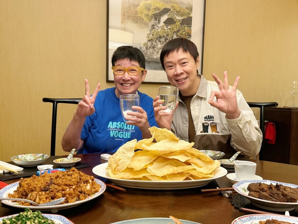 陳志雲近日登門拜訪蘇施黃,阿蘇最新狀態一流。 陳志雲近日登門拜訪蘇施黃,阿蘇最新狀態一流。