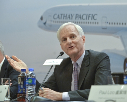 國泰航空主席史樂山在會上就事件向公眾致歉。 資料圖片