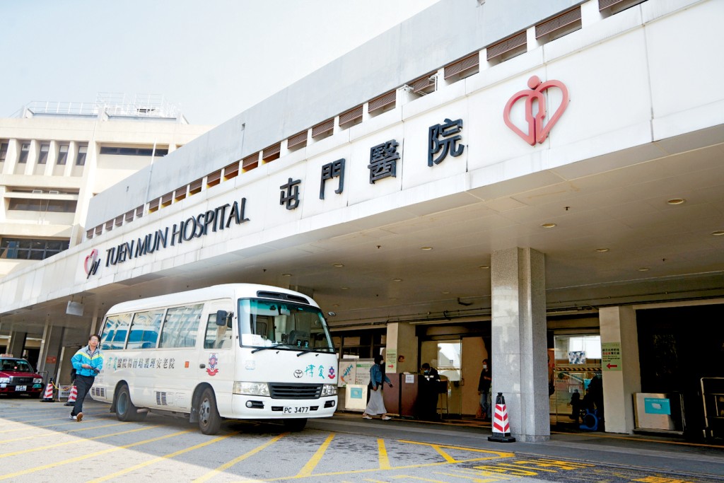 屯門醫院爆出「呼吸機待機」事故，涉事48歲男病人因一度被暫停供氧，心跳曾出現停頓。